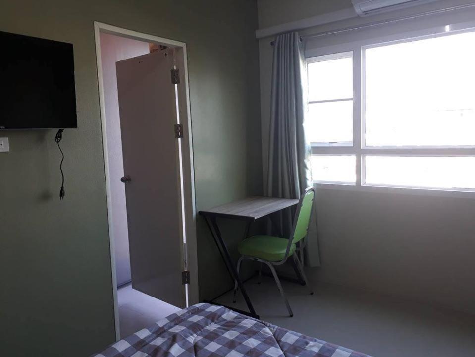 Hotel Kim Casa à Nakhon Sawan Extérieur photo