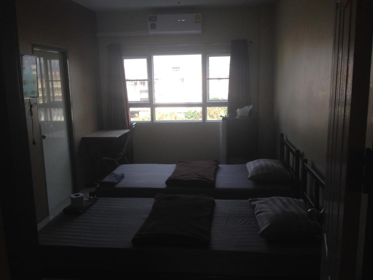 Hotel Kim Casa à Nakhon Sawan Extérieur photo